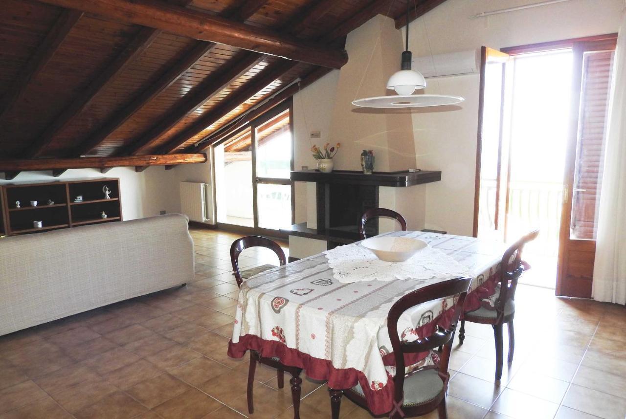 Mansarda Sul Mare Dei Ciclopi Apartamento Aci Trezza Exterior foto