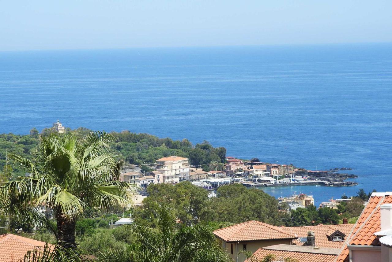 Mansarda Sul Mare Dei Ciclopi Apartamento Aci Trezza Exterior foto