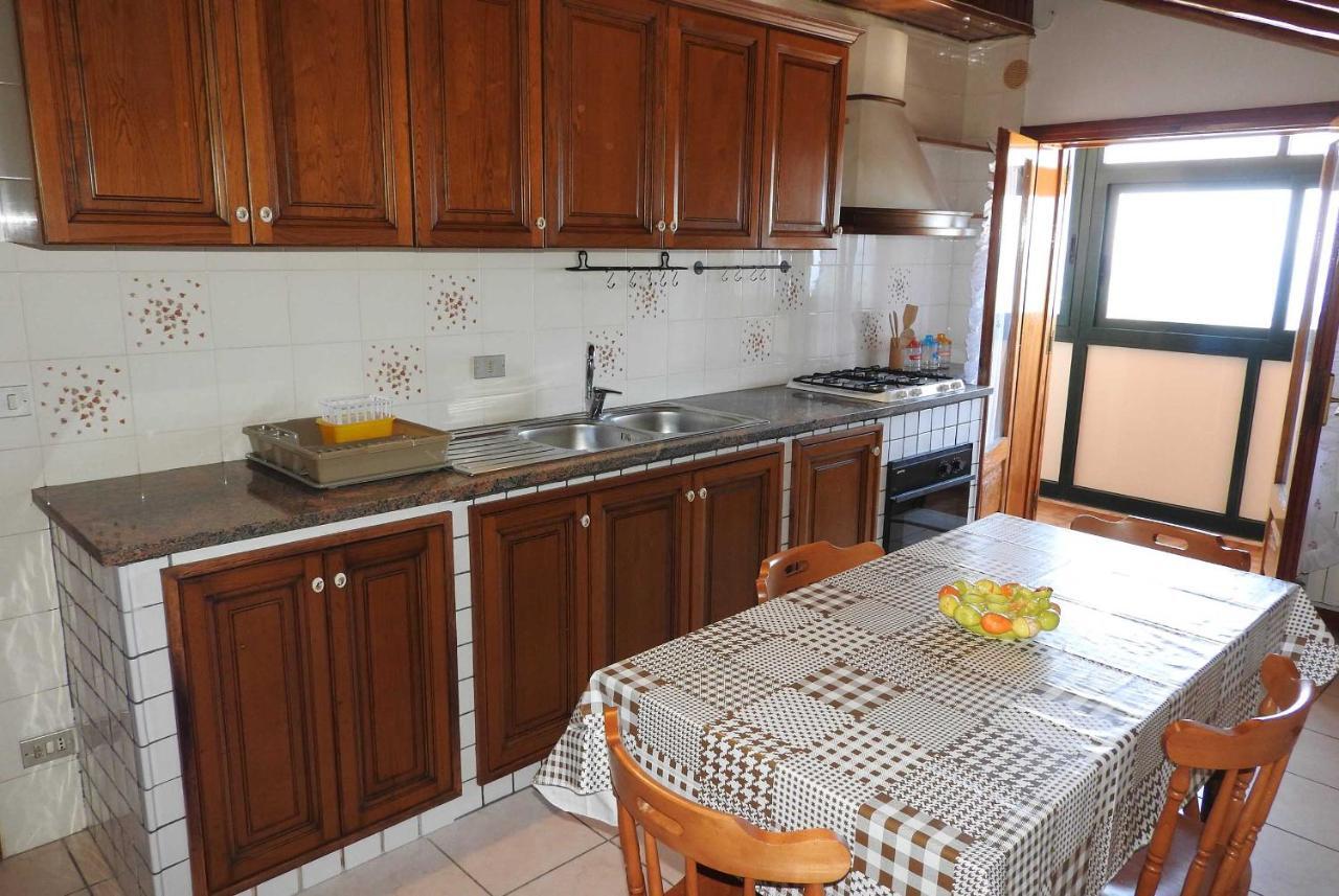 Mansarda Sul Mare Dei Ciclopi Apartamento Aci Trezza Exterior foto
