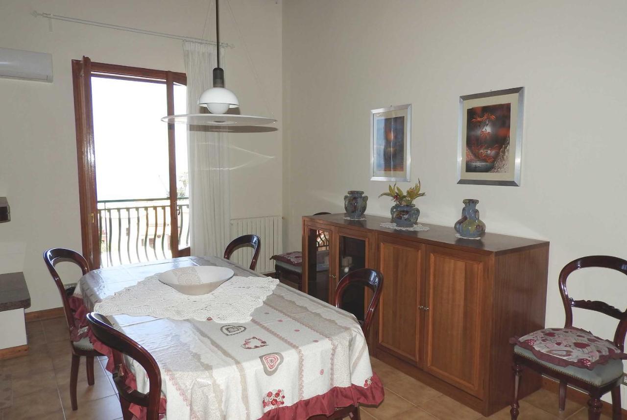 Mansarda Sul Mare Dei Ciclopi Apartamento Aci Trezza Exterior foto
