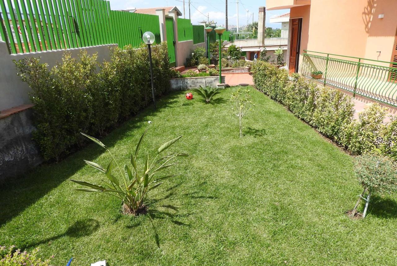 Mansarda Sul Mare Dei Ciclopi Apartamento Aci Trezza Exterior foto